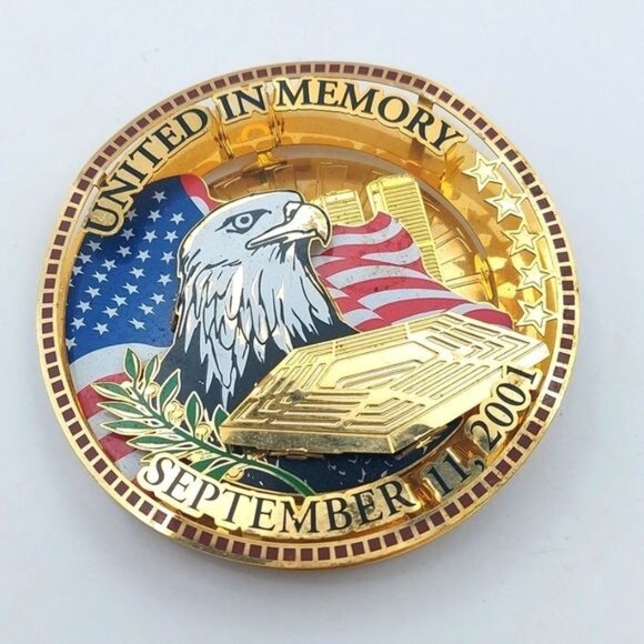 United In Memory September 11th 2001 Commemorative Ornament Eagle American Flag - Picture 1 of 5